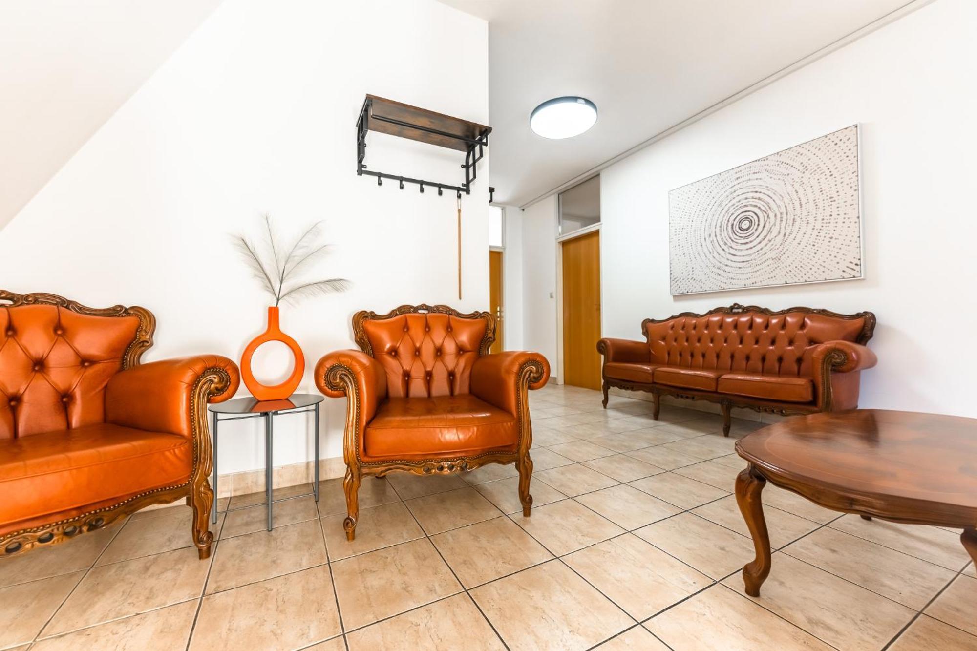 Lovely 4-Bedroom Flat In Historical Center With Stunning View Trencin Exterior photo