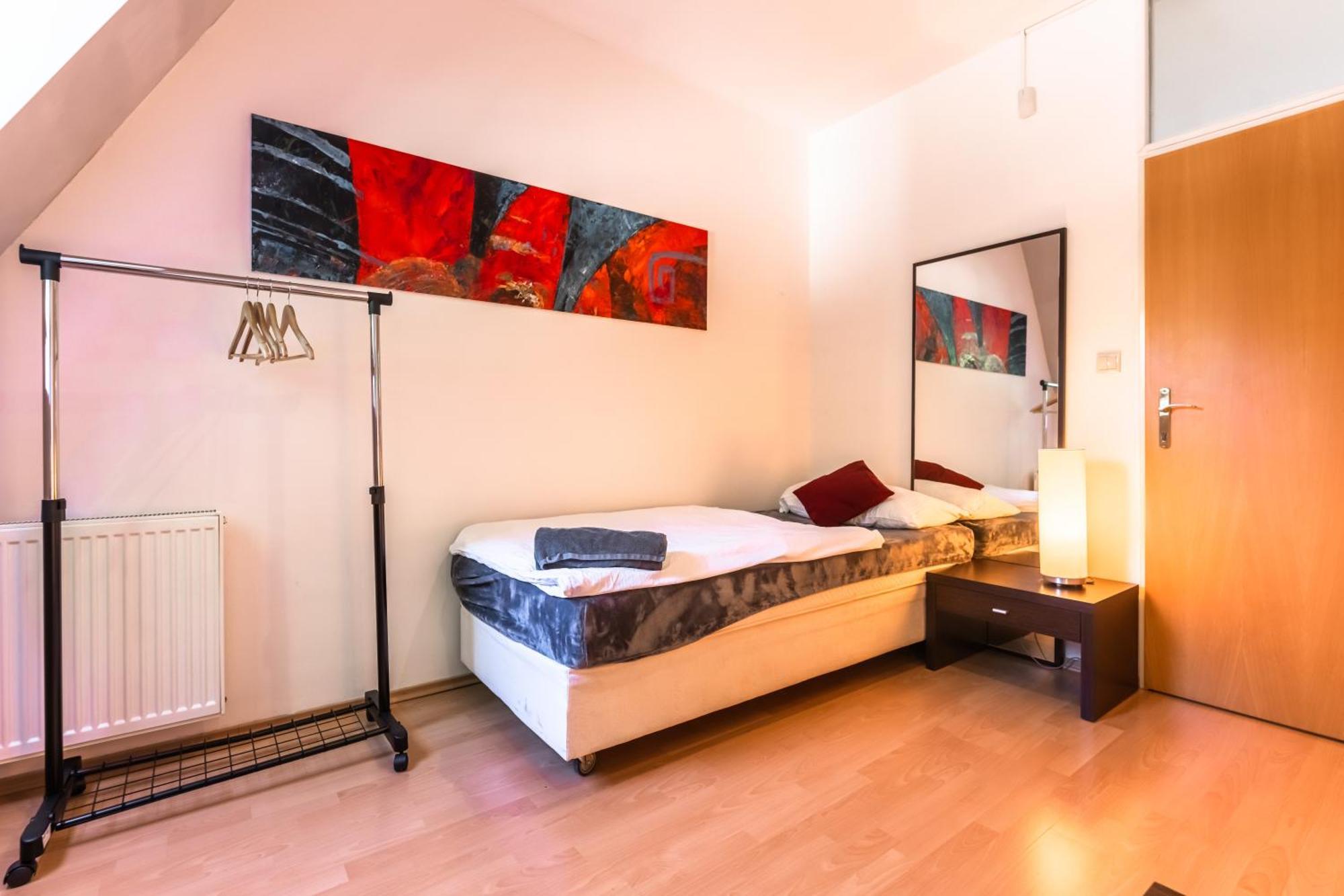 Lovely 4-Bedroom Flat In Historical Center With Stunning View Trencin Exterior photo